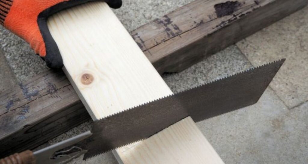 タンスを粗大ゴミではなく解体して捨てる方法は？