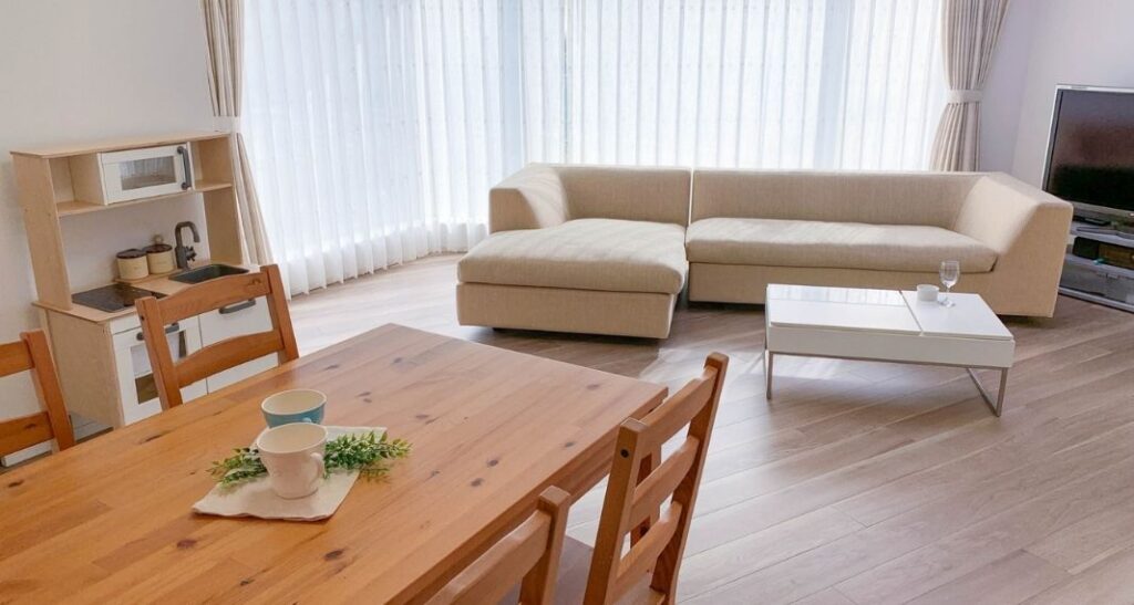 重くて動かせない机は不用品回収業者へ依頼のイメージ画像