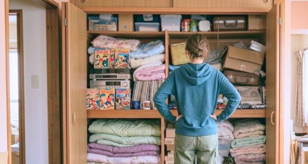 押入れに思い出の品が残りやすい理由のイメージ画像