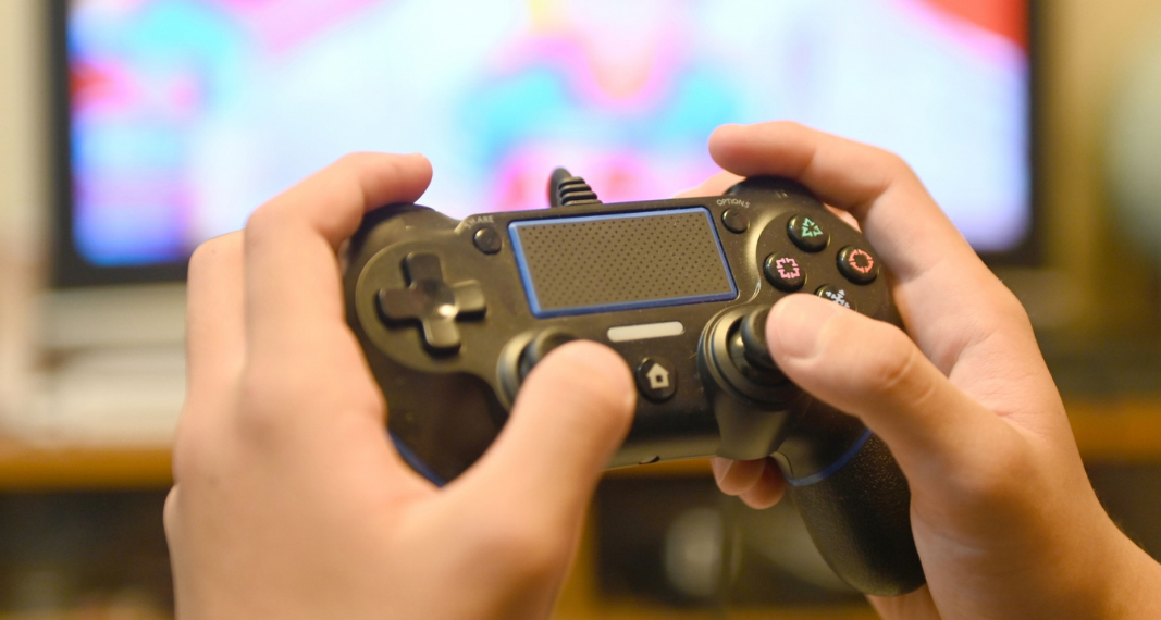 捨てるのはもったいない？実家の古いゲーム機、売る・あげる・不用品回収など処分方法比較のイメージ画像