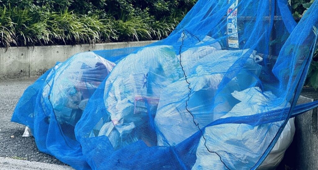 絨毯はそのまま捨てられる？正しい処分方法のイメージ画像